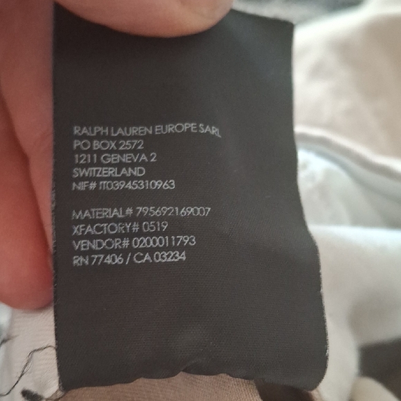 Club Monaco Connor Modern Slim Fit Beige Shorts - Picture 5 of 5